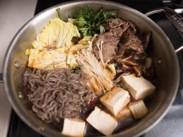 https://cdn.alldayieat.com/wp-content/uploads/2018/01/How-to-Make-Sukiyaki-with-Beef-Japanese-Hot-Pot-stove-260x195.jpg