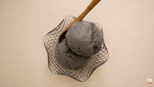Japanese style black sesame ice cream with kurogoma 1