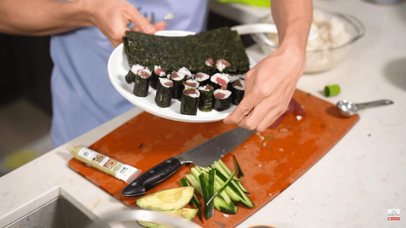 How to Make Tuna Maki (Sushi Roll) – Sizzlefish